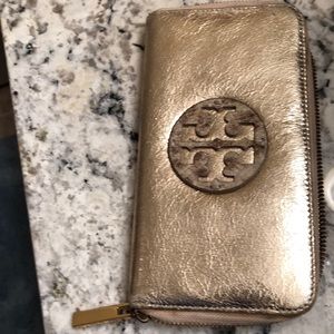 Tory Burch wallet